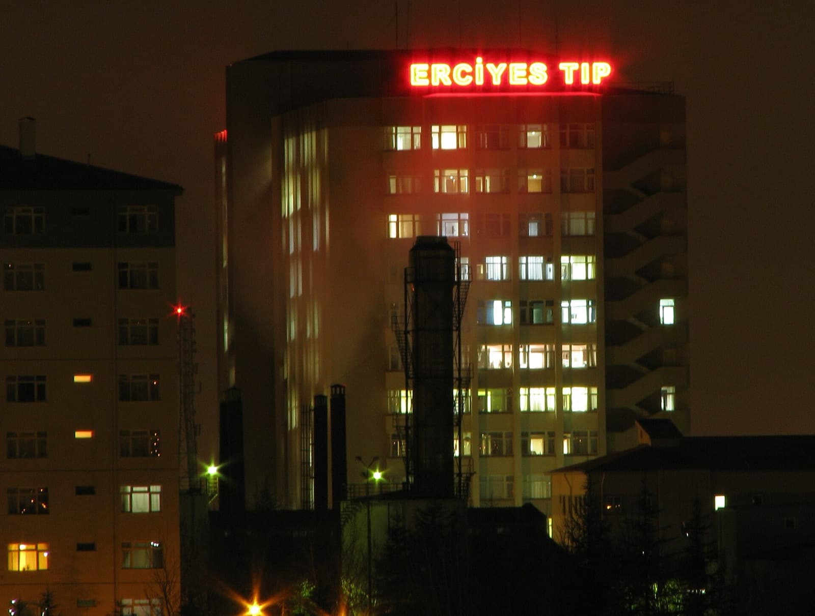 Erciyes Üniversitesi Tıp Fakültesi, gece